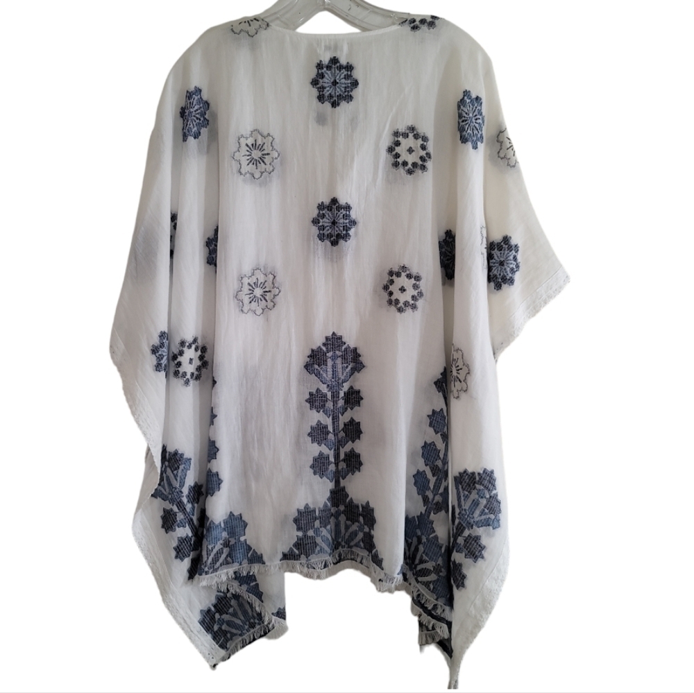 J. Jill Ocean Breeze Jacquard Embroidered Poncho Top One Size Open Sides Tassels - Picture 6 of 6